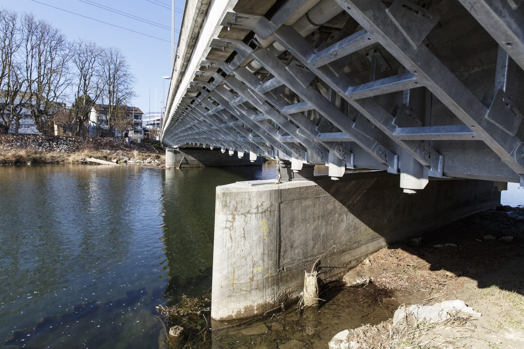  Verschalungen an der Emmebrücke in Biberist sollen bei Hochwasser sogenannte Verklausungen verhindern.