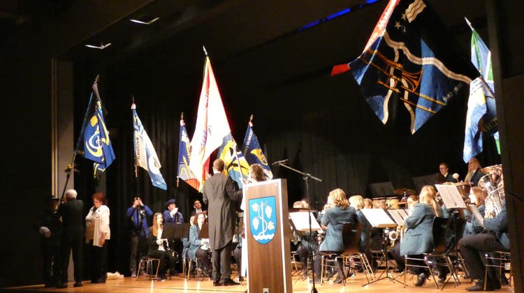 Die Musikgesellschaft Schinznach-Dorf feiert ihre neue Fahne