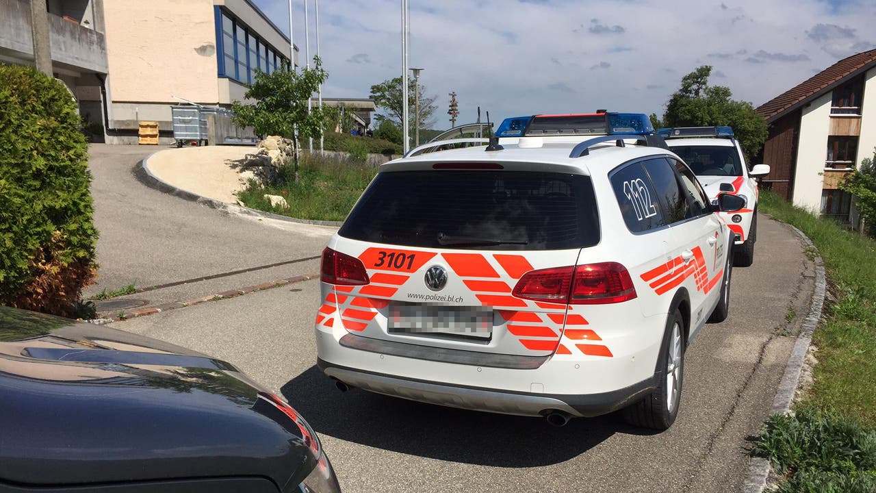 Polizei-Einsatz an der Kreisschule Dorneckberg in Büren