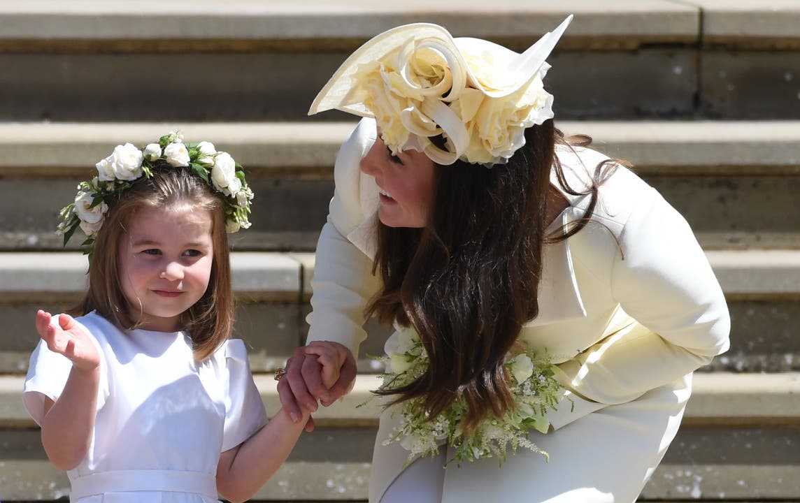 Prinzessing Charlotte mit Mama Kate an der Hochzeit von Prinz Harry und Meghan Markle, Mai 2018.