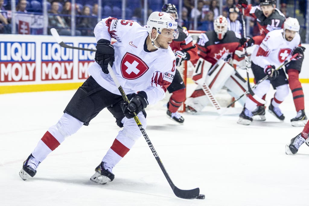 Der Schweizer Sven Andrighetto schiesst sein erstes KHL-Saisontor.
