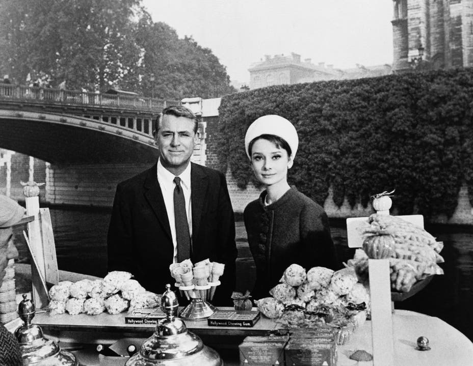 Mit Cary Grant und Walter Matthau drehte sie Charade (1963)