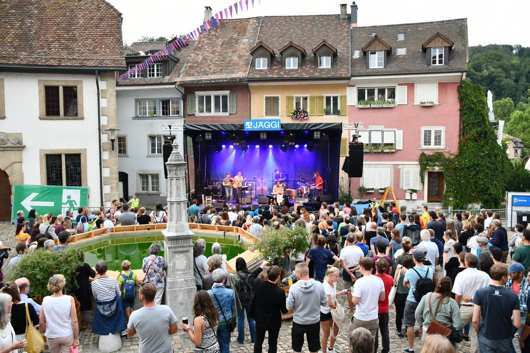 Frank Powers spielen zum Schluss des Stadtfest Brugg 2019 in der Hofstatt.