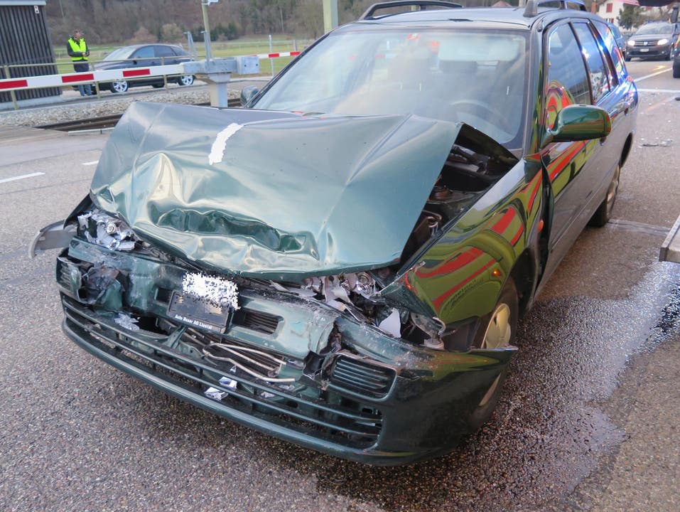 Bubendorf BL, 14. Februar: Ein Personenwagenlenker verursachte eine Auffahrkollision.