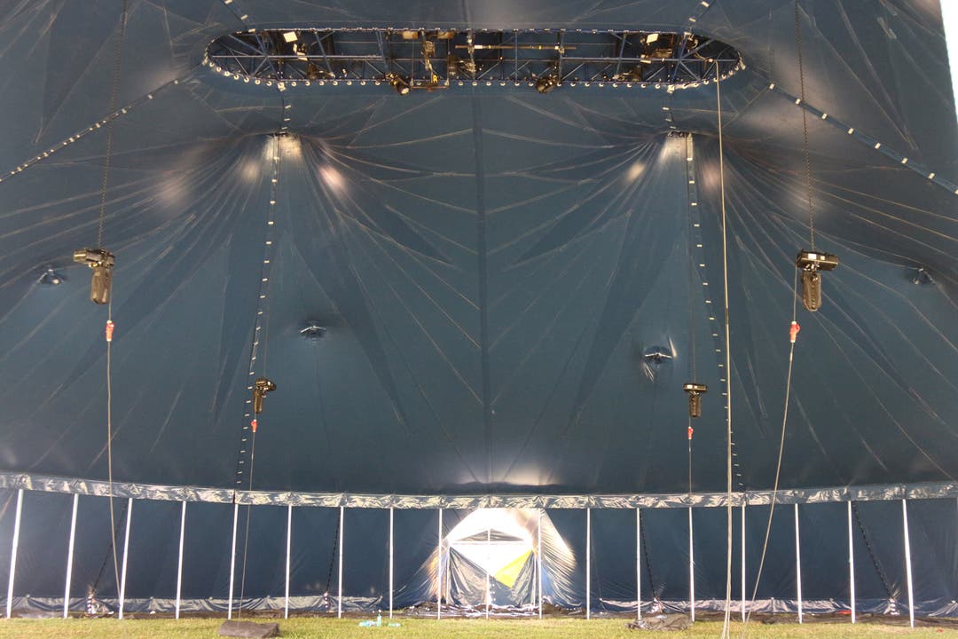 Das Zelt des Circus Monti mit dem neuen Zelt.