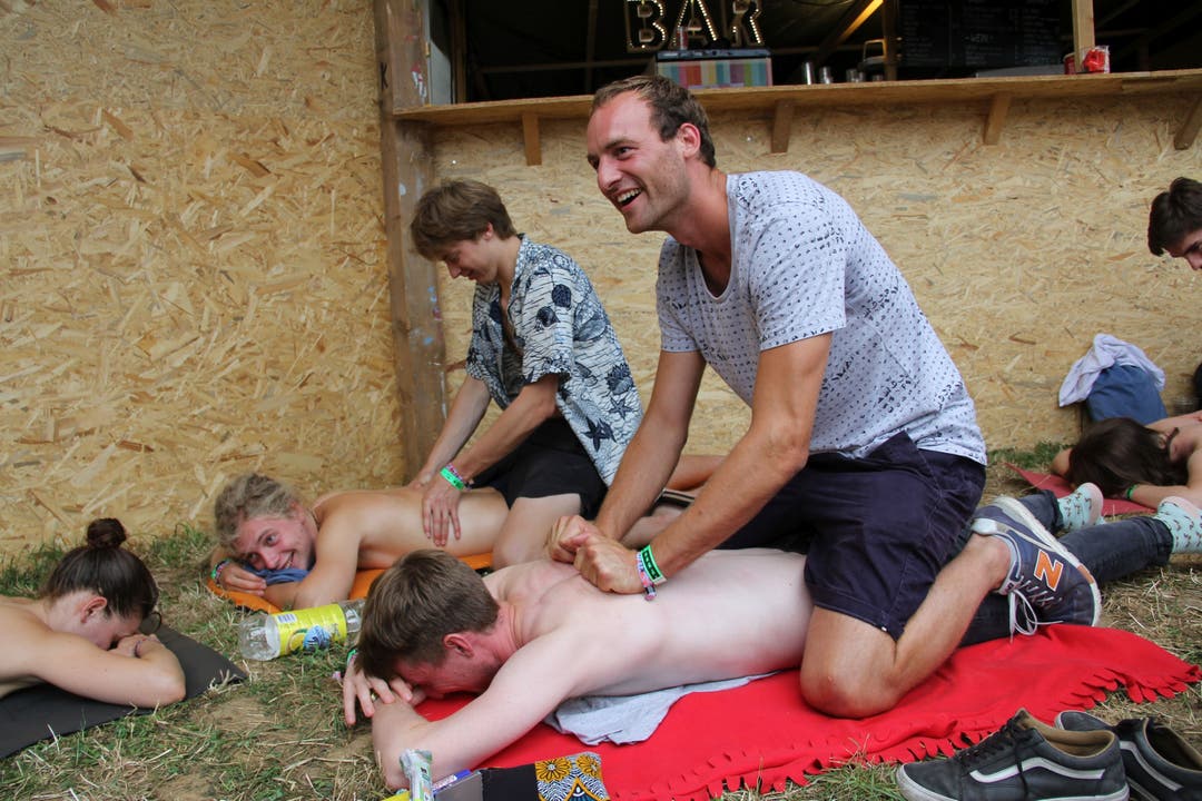 Grosser Beliebtheit erfreute sich der Massageworkshop des Festivals.