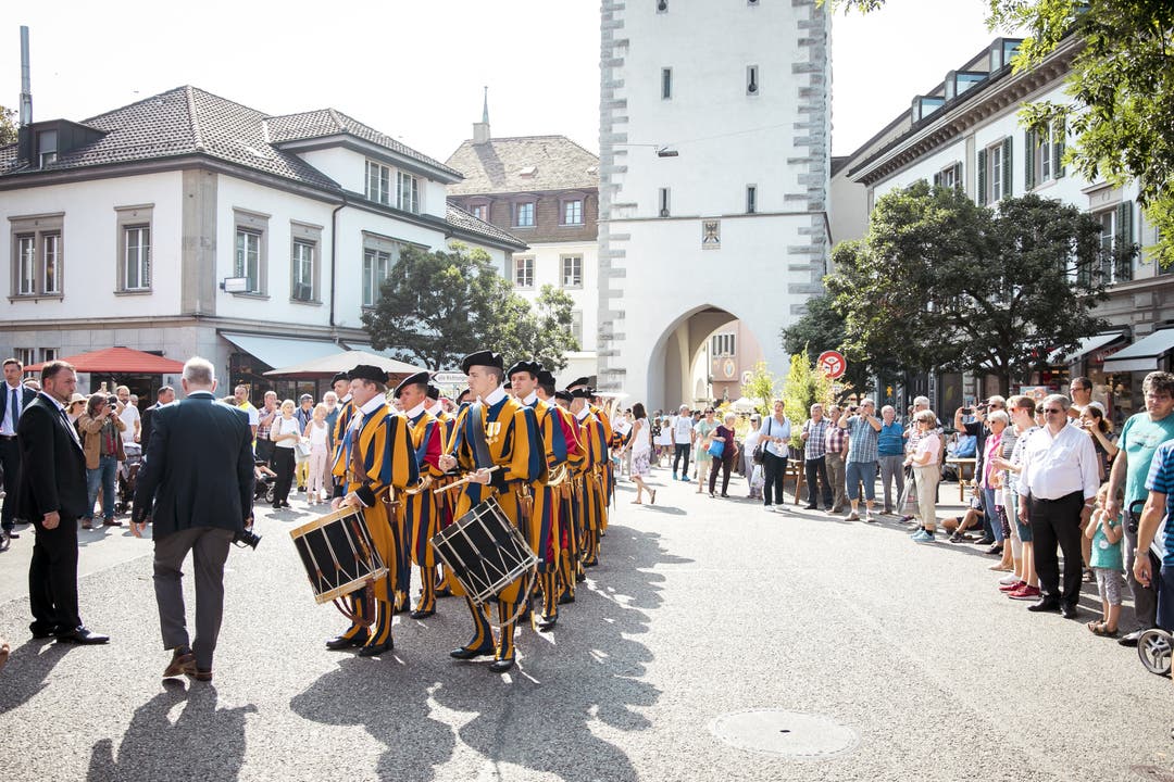 ... die Schweizergarde wurde 1505 in Baden ins Leben gerufen.