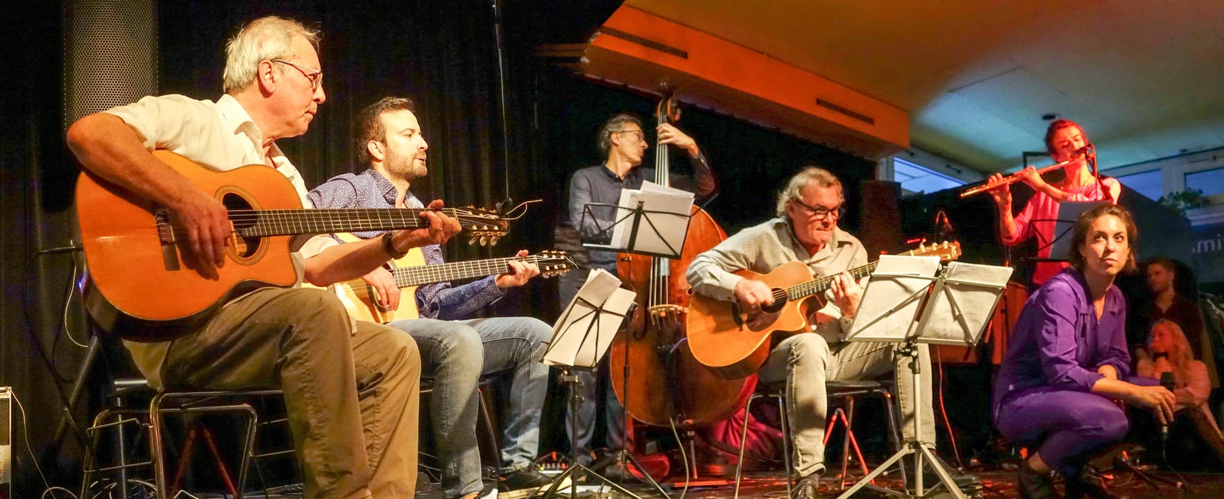 Die Tonic Strings mit Familie und Gastmusikern am ersten von vier Konzerten zu ihrem 30-Jahr-Jubiläum im Prima Vista Baden.