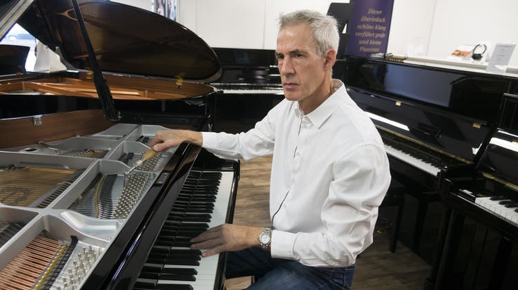 Er erblindete schleichend über Jahrzehnte – und wurde Klavierstimmer