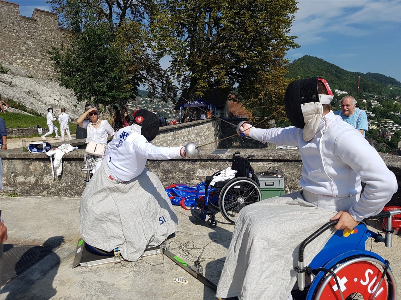 Baden - Fechten Im Freien: Turnier Vor Traumhafter Kulisse Zog Viele ...