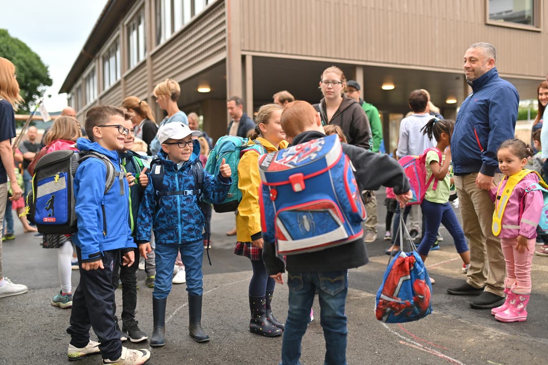 Schulanfang Primarschule Kindergarten neues Schulhaus Alp 2 Wangen