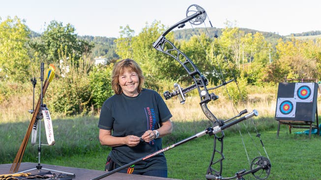 «Wenn du schiesst, gibt es nur den Bogen und dich»: Jacqueline Künzle vom Bogenschützen-Club Spreitenbach.