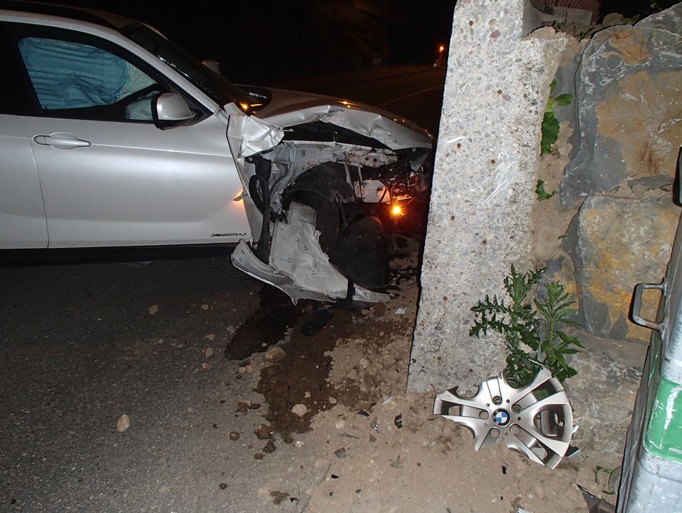 Killwangen, 5. Juni: Am Mittwochabend prallte ein Auto in eine Wand. Der Fahrer gab der Polizei an, einer Katze ausgewichen zu sein.