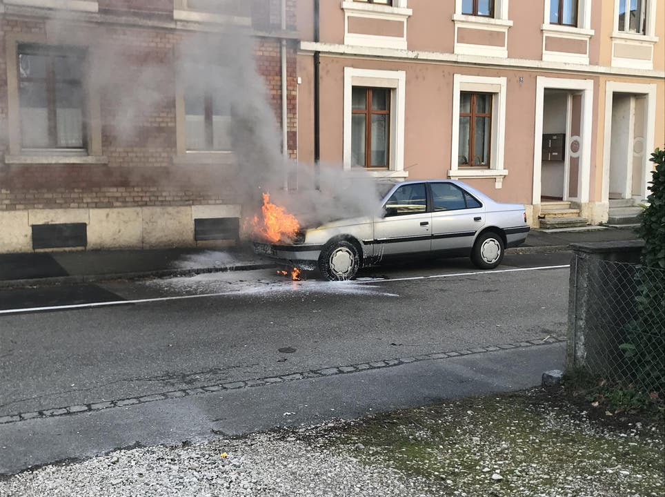 Münchenstein BL, 13. Februar: Am Mittwochnachmittag kam es in Münchenstein zu einem Fahrzeugbrand.
