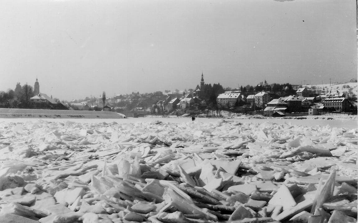 Der Rhein bei Laufenburg im bitterkalten Winter 1963