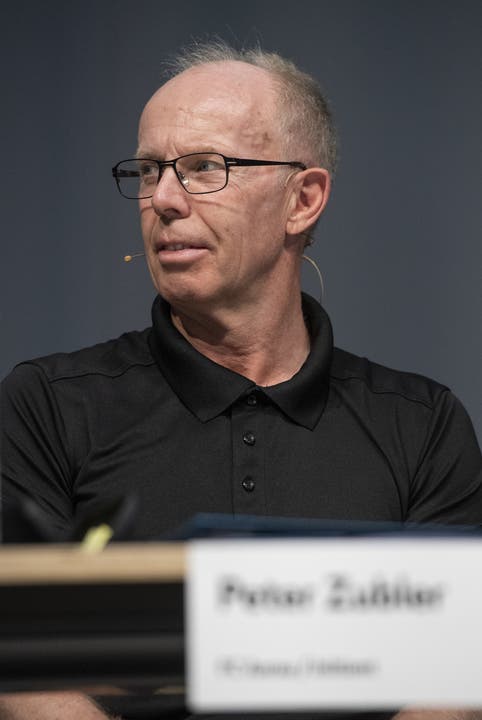 Peter Zubler (Verwaltungsrat FC Aarau AG, Initiant) an der Medienkonferenz zum Kampagnenstart.