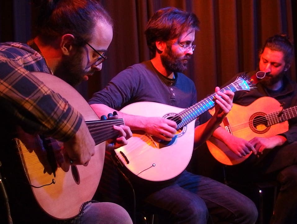 Oud, portugiesische Laute und Gitarre (von links)