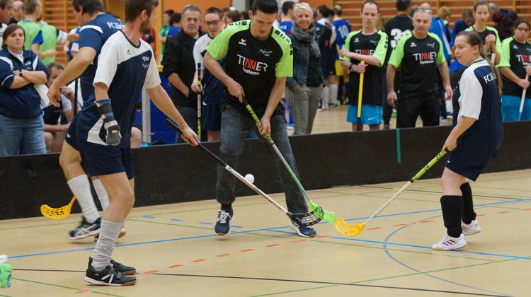 Förderung und Integration behinderter Menschen — ein Besuch am Unihockeyturnier in Wohlen