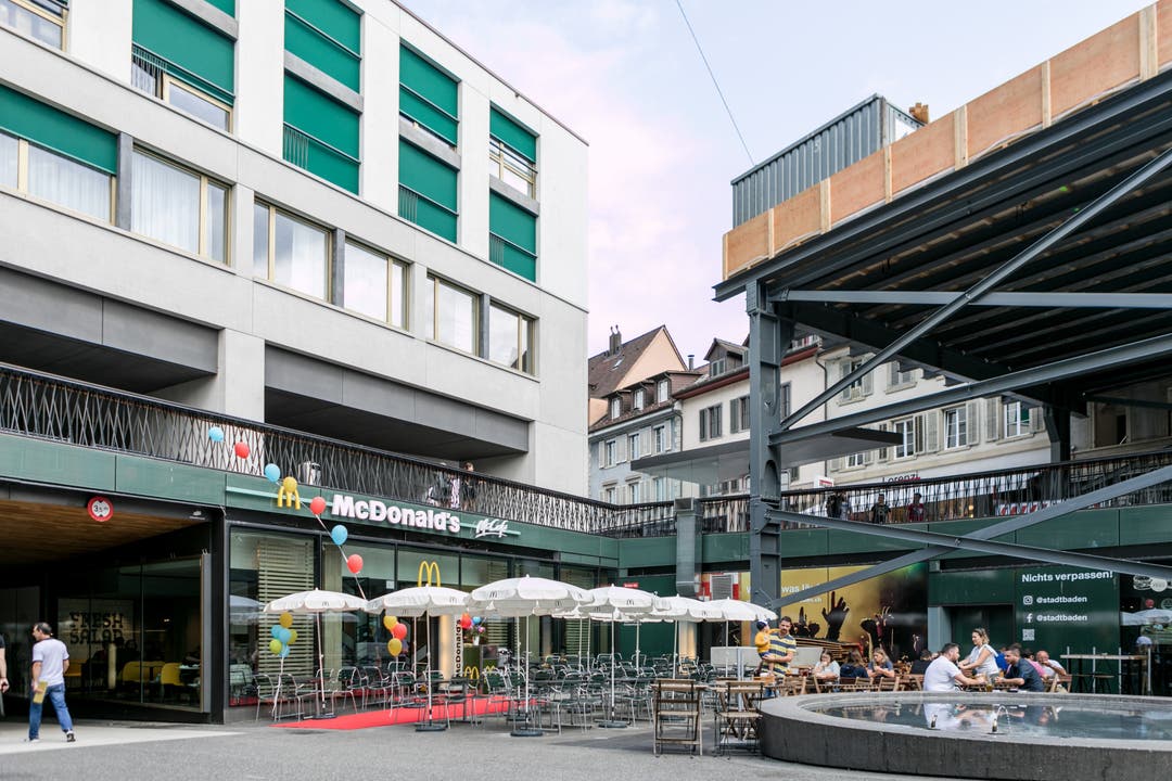 Das McDonald's Fast Food Restaurant am Schlossbergplatz in Baden am Eröffnungstag.