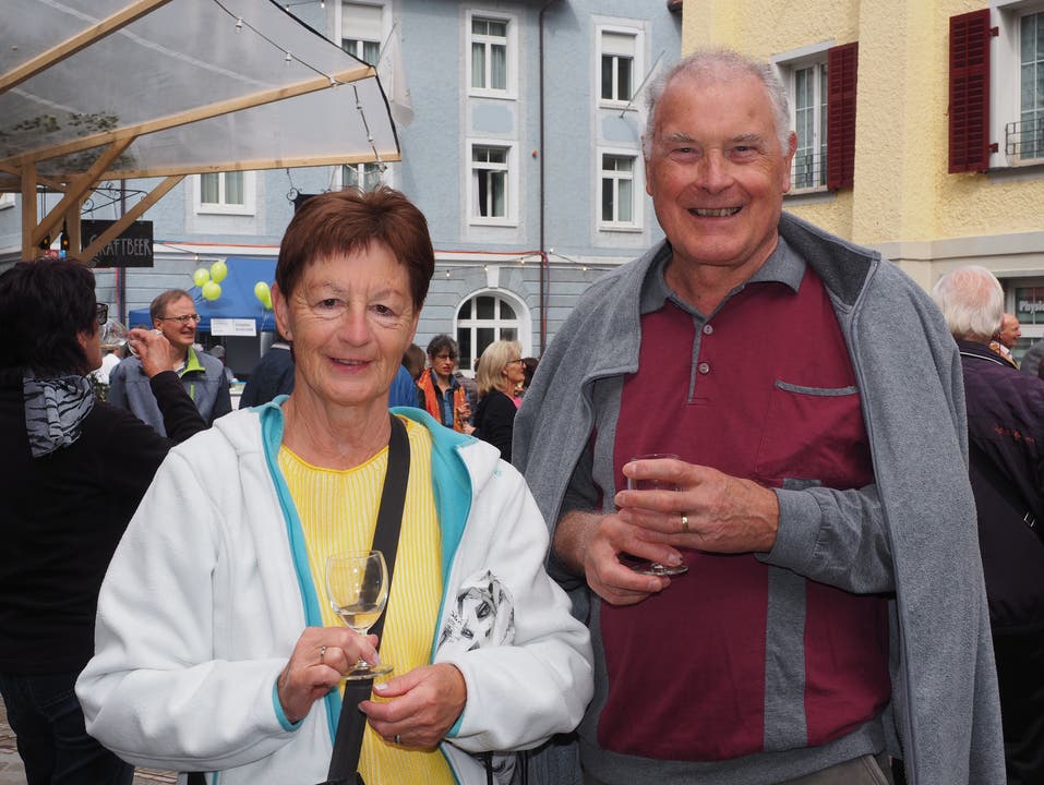 Walter und Judith Zürcher, 75 und 70, wohnen schon seit 44 Jahren in Ennetbaden und finden das Fest super, um Leute zu treffen, die man schon lange nicht mehr gesehen hat.