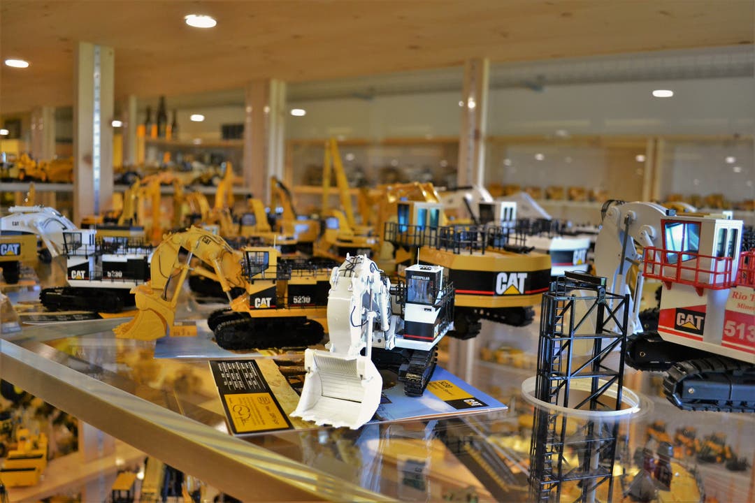 Mehr als 999 Baumaschinenmodelle - darunter ziemlich rare - besitzt der leidenschaftliche Sammler Fredy Tschumi in seinem Museum.