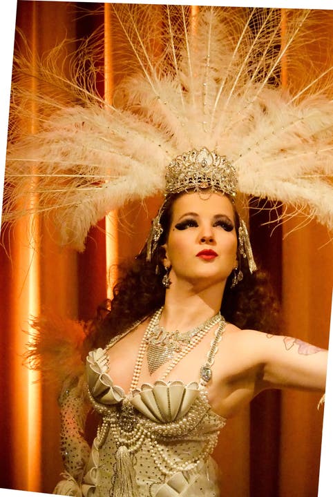 Der Auftritt von Burlesque-Tänzerin Minouche Von Marabou war einer der Höhepunkte in der Salon-Morpheus-Show.