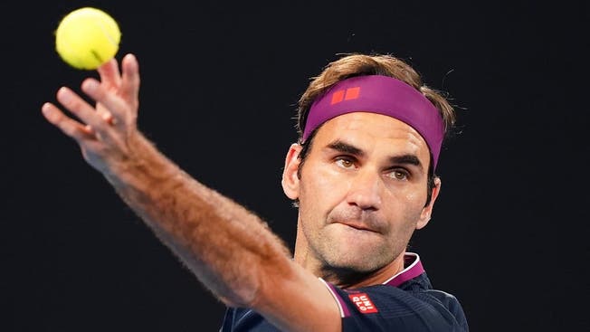 Federer beim Aufschlag. Wird ihm dieser den Sieg gegen Fucsovics bringen?