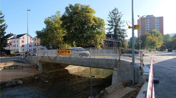 Neue Reppischbrücke: Jetzt fehlt noch das letzte Stück Geländer und etwas Asphalt