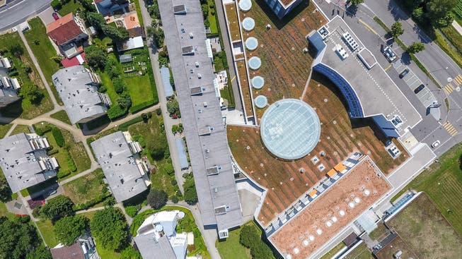 2022 und 2023 soll das Zentrum Spitzacker in Urdorf saniert werden. Die Politische Gemeinde rechnet mit rund 11,5 Millionen Franken Investitionen.