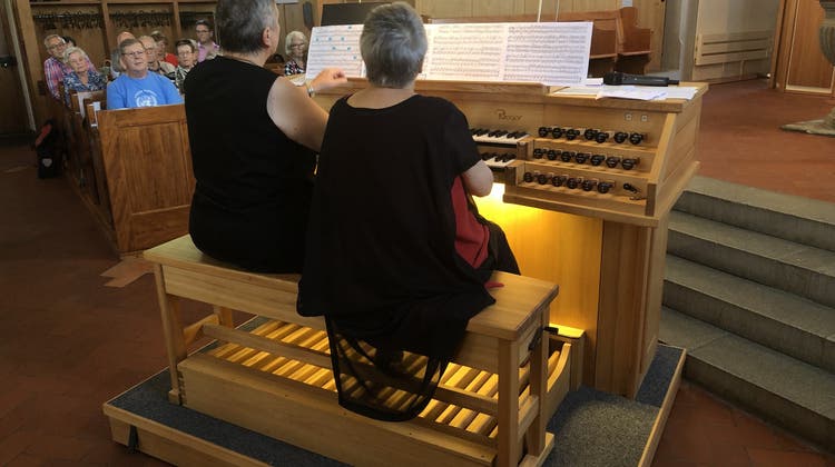 Den Vorurteilen zum Trotz: Diese zwei Frauen zeigen, dass Orgel auch Spass machen kann