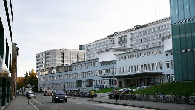 Das Unispital Basel schliesst sich als erstes öffentliches-rechtliches Krankenhaus der Schweiz einem Einkaufsverbund in Deutschland an. (Archivbild)