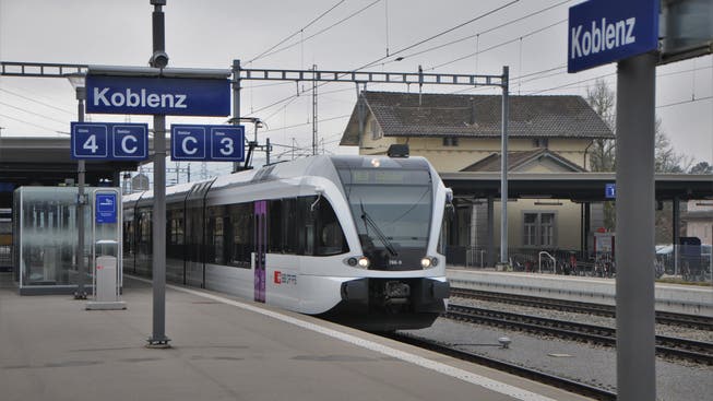 Seit heute nicht mehr möglich: Ein Zug fährt in Koblenz los in Richtung Waldshut. (Bild vom 15. Februar 2020)