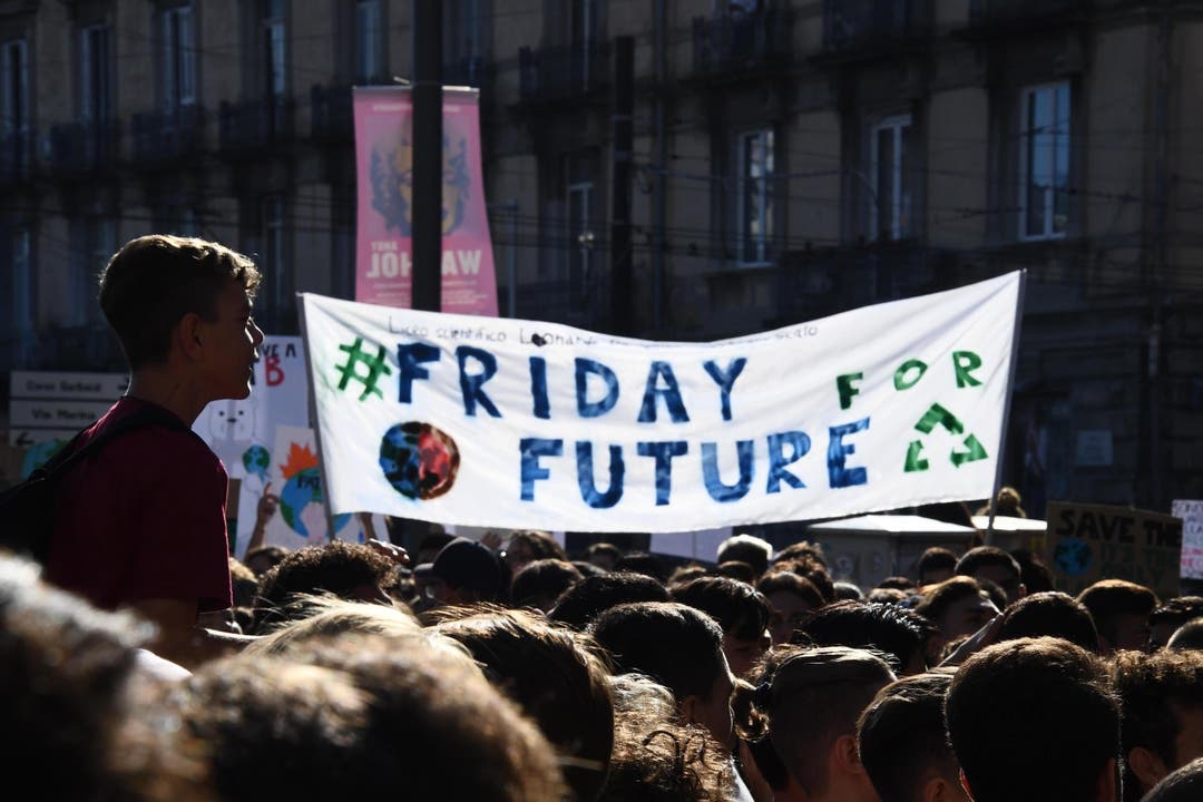 Demonstration in Neapel. Friday for Future, oder auch Schulstreik fürs Klima. (EPA/CIRO FUSCO)