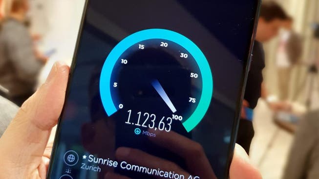 Download mit über 1000 Mbit/Sekunde: Das Huawei Mate 20 X gehört zu den ersten 5G-Handys in der Schweiz.