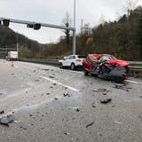 Drei Todesopfer nach Horror-Crash am Bözbergtunnel ++ Es sind Erwachsene aus dem Baselbiet ++ Unfallverursacher in der Psychiatrie