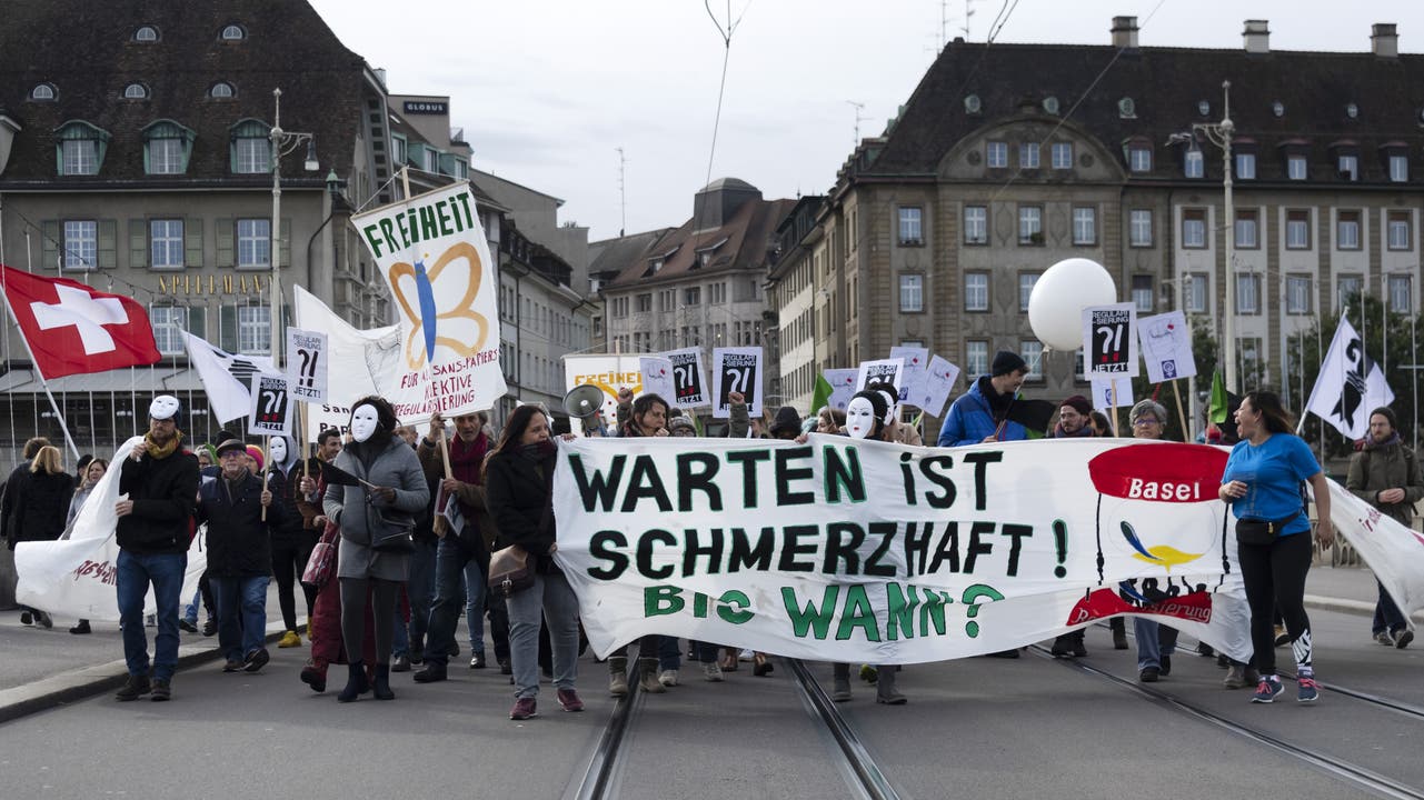 Anlass für die Kundgebung war der Jahrestag der Einreichung von zehn Härtefallgesuchen in Basel.