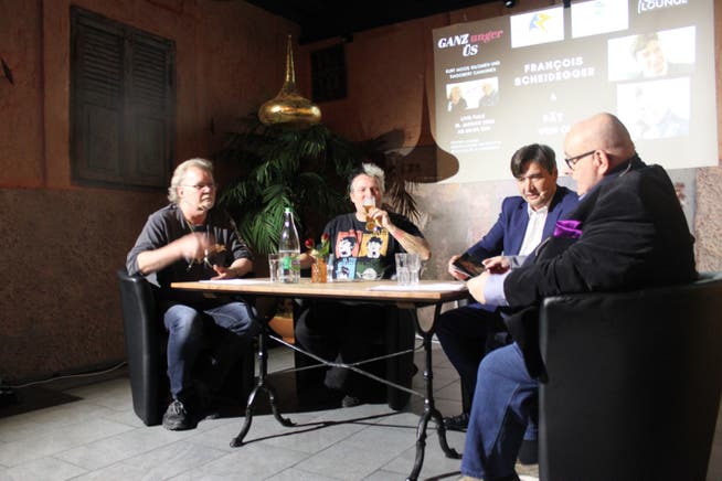 Smalltalk mit Kurt Gilomen, Patrick Züst, François Scheidegger und Dagobert Cahannes (von links)