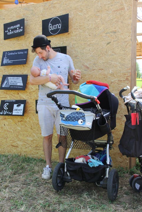Tobias Zanin, 31, Umiken, besuchte das Festival mit seinem sechs Wochen alten Sohn.