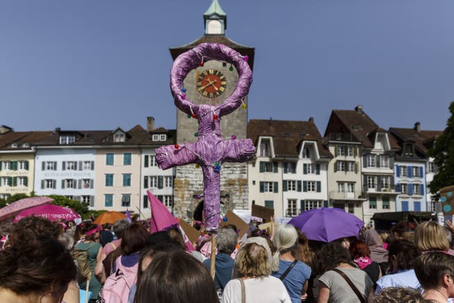 Über 2000 Frauen demonstrierten am 14. Juni in der Kantonshauptstadt für Gleichberechtigung. Viel mehr Frauen in der Politik wird es deswegen wohl aber nicht geben.
