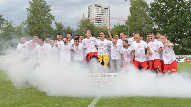 Im Juni feierten die Spieler des FC Dietikon ausgelassen den Aufstieg in die 1. Liga Classic. Nach der Sommerpause sind sie bereit, die neue Herausforderung anzunehmen.