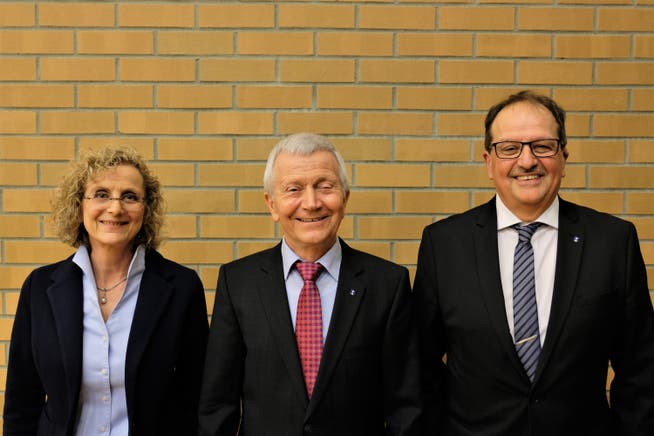 Erste Vizepräsidentin, Präsident und zweiter Vizepräsident: Catherine Peer (SP), Gabriele Olivieri (CVP), Anton Felber (SVP).