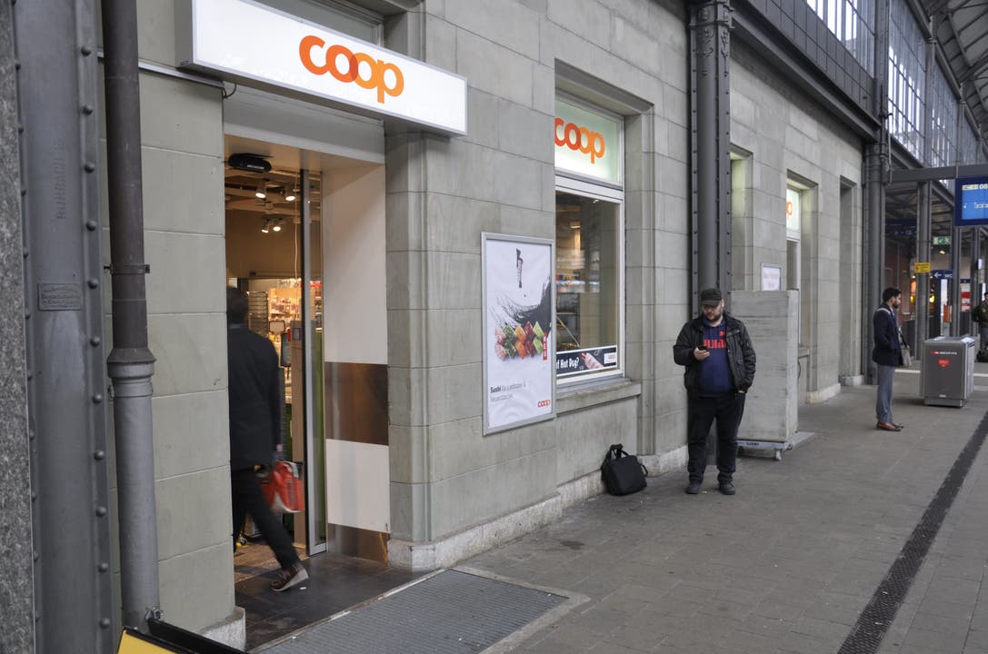 Der Coop-Shop zwischen Gleis 4 und 7 ist geöffnet.