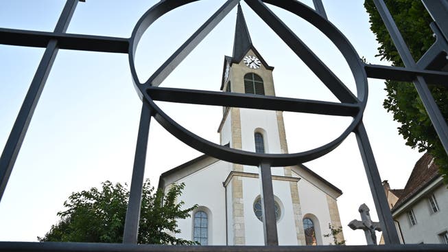 Die Handy-Antenne im Turm der katholischen Kirche sorgt wieder für Unruhe in Erlinsbach SO.