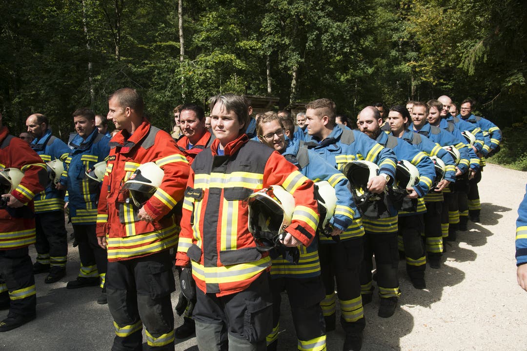 Feuerwehr Grenchen Jahresübung Feuerwehr Grenchen Jahresübung bei Holzerhütte