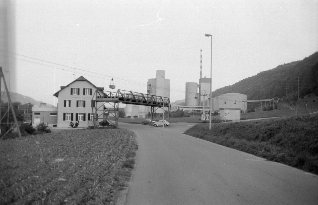 Die Zementfabrik Rekingen um 1983.