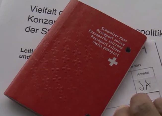 Auch ohne Schweizer Pass sollen Personen mit Niederlassungsbewilligung wählen und abstimmen dürfen, fordert die Volksinitiative. (Symbolbild)