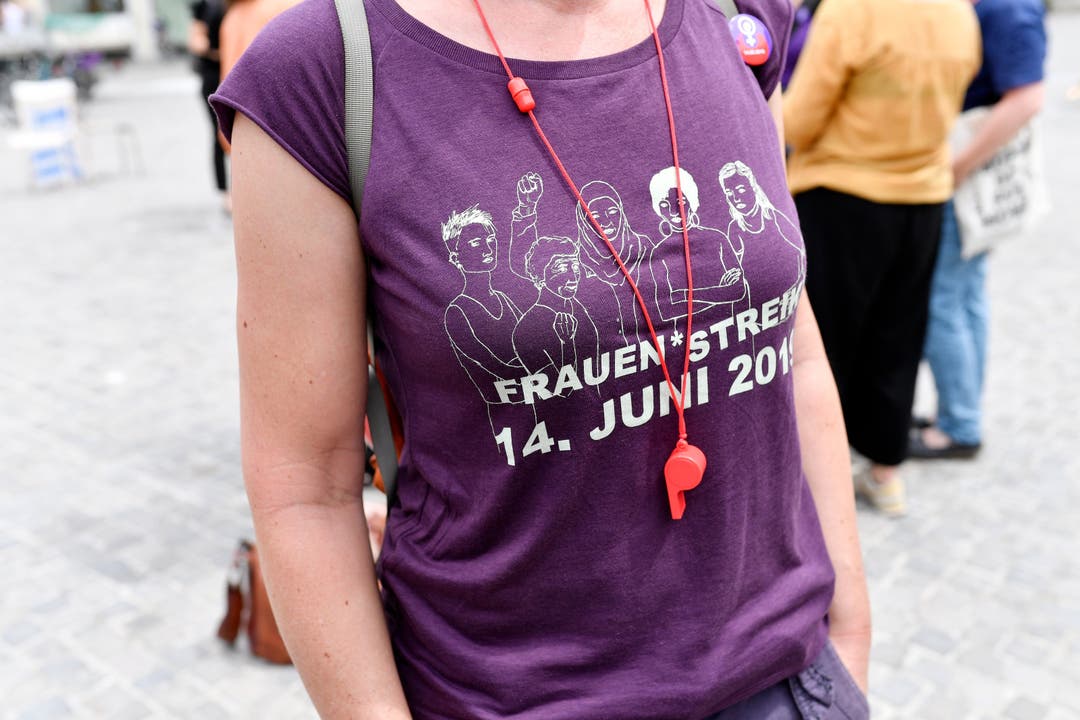 Frauenstreik auf dem Zürcher Münsterhof am Freitag, 14. Juni 2019.