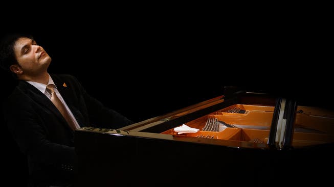 Pianist Pervez Mody konzertierte mit dem Stadtorchester.