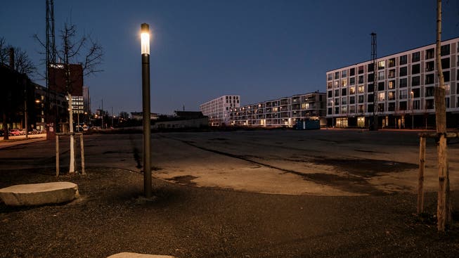 Wer im Erlenmatt-Quartier wohnt, muss nachts auf dem Heimweg dunkle und menschenleere Plätze durchqueren.