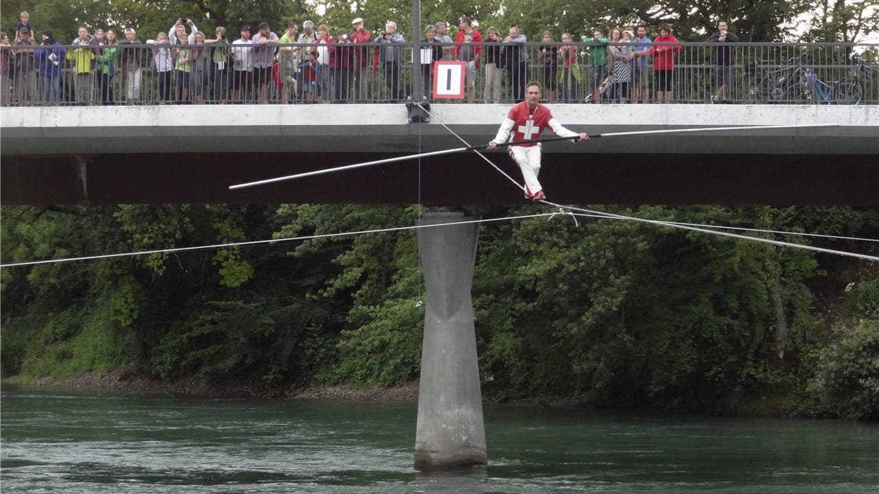 Freddy Nock balancierte zur Einweihung der neuen Gnadenthal-Brücke über der Reuss.